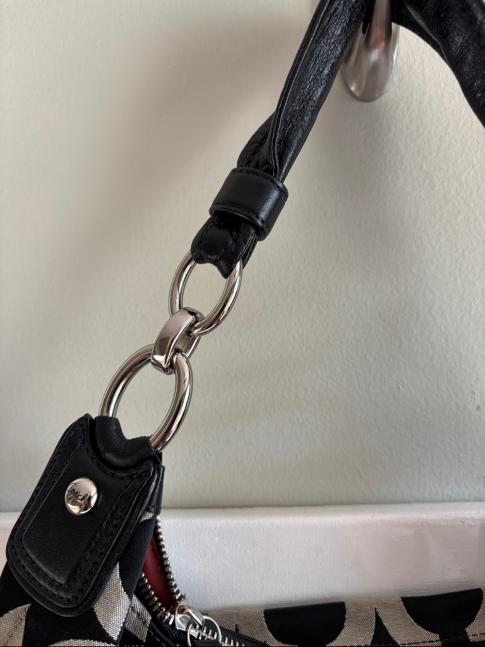 Coach Black & Cream Signature Shoulder Bag - Picture 3 of 16